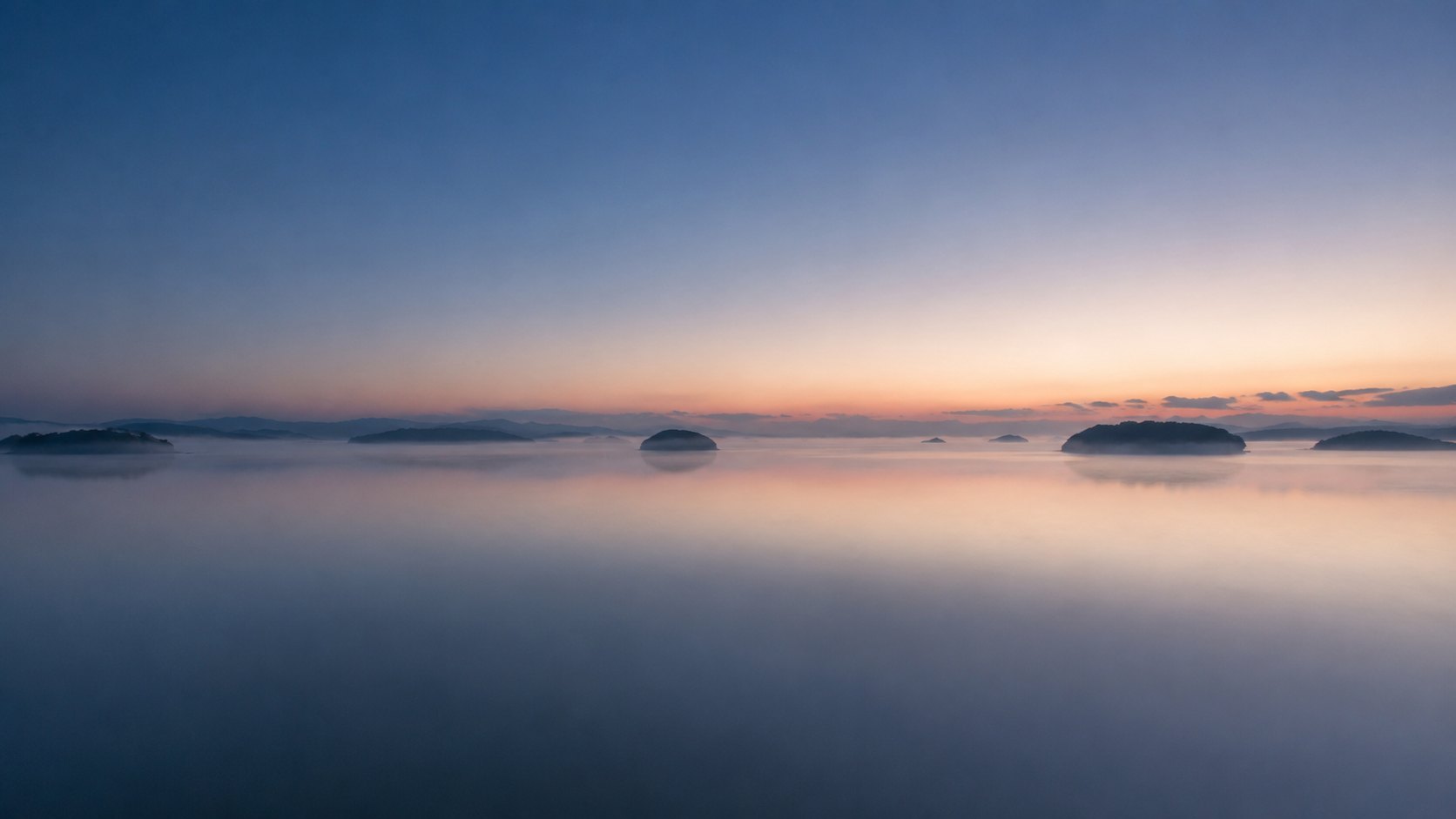 朝靄の瀬戸内海